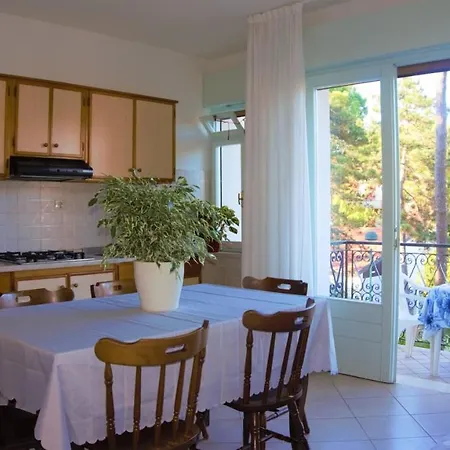 Splendid In In A Great Location In Lignano Pineta דירה